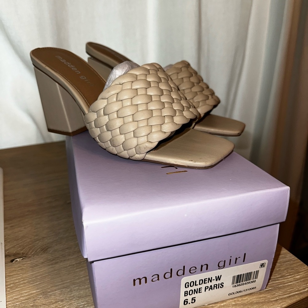 Nude heeled Sandals